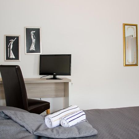 Guesthouse Unique SJJ Eksteriør bilde